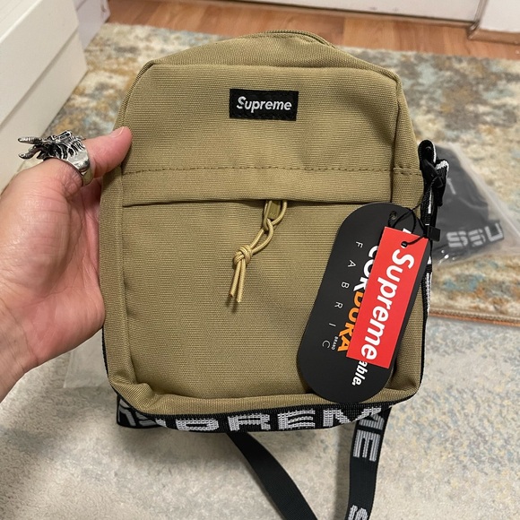 NWT Unisex Supreme Logo Strap Canvas Shoulder Bag In Sandy Tan 7” X 8.5” X 1.6” - Picture 8 of 15